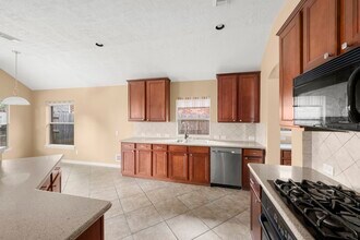 Building Photo - 19830 Broadhead Manor Dr