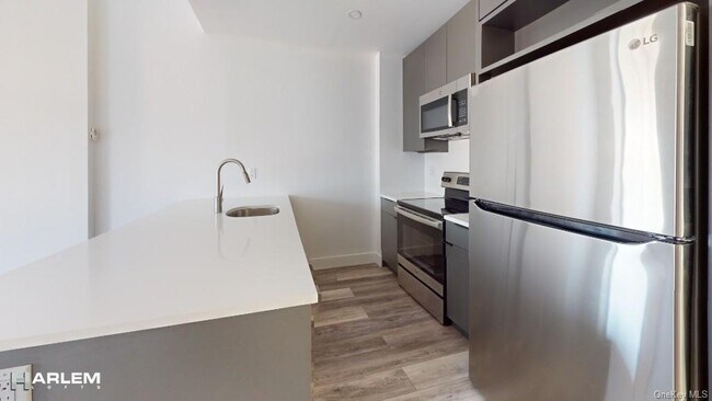 Foto del edificio - 2267 2nd Ave