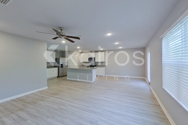 Foto del edificio - 273 Monarch Ln