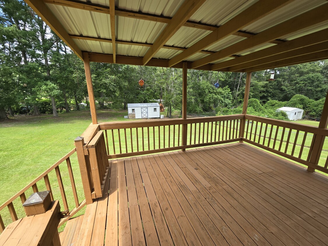Building Photo - 142 Crestview Dr