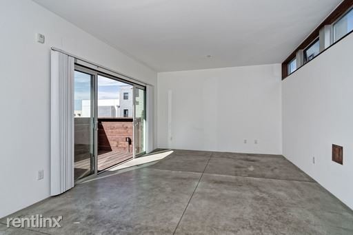 Foto del edificio - 1 br, 1 bath  - 1941 Columbia St Unit 406