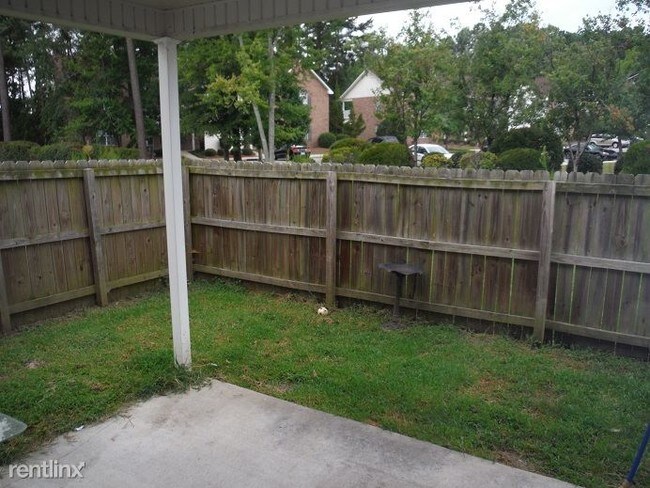 Building Photo - 4020 Lucerne Ct