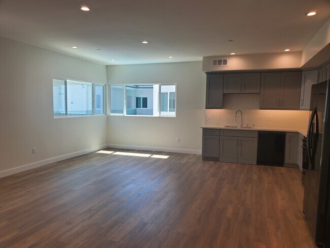 Building Photo - 4960 Sepulveda Blvd