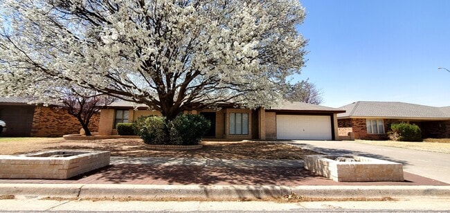 Building Photo - 6104 Elmwood Ave