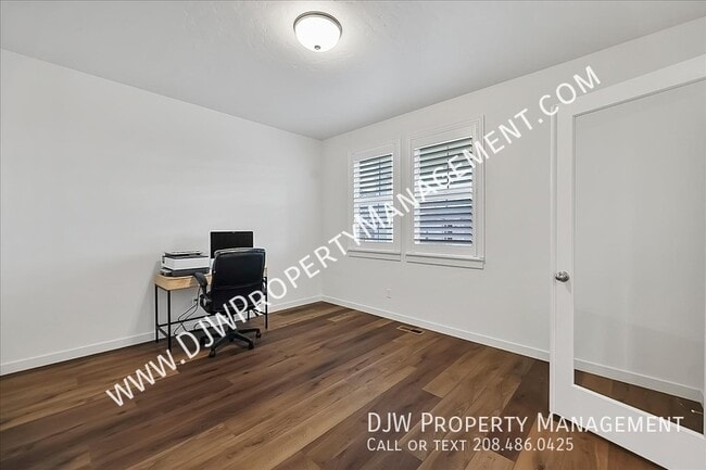 Building Photo - 14588 Cooper Sunrise Dr