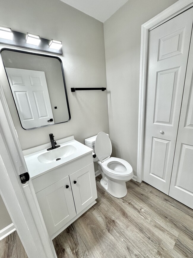 Building Photo - 2029 Mountain View Terrace SW