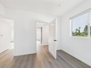 Building Photo - 5501 Laurel Canyon Blvd