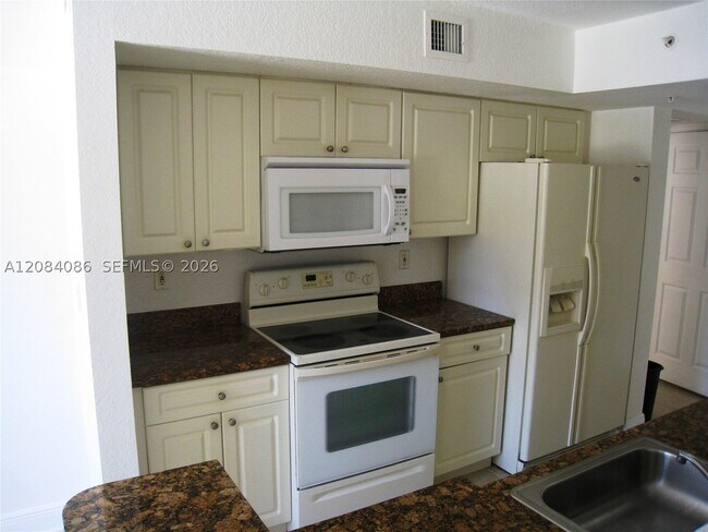 Building Photo - 21000 SW 87th Ave
