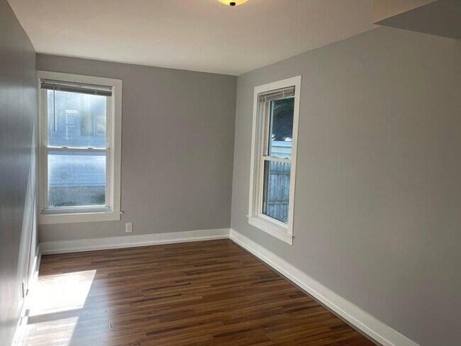 Foto del edificio - 212 E Washington St