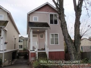 Building Photo - 1121 N 93rd St