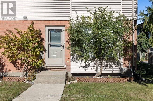 Building Photo - 355 Sandringham Crescent