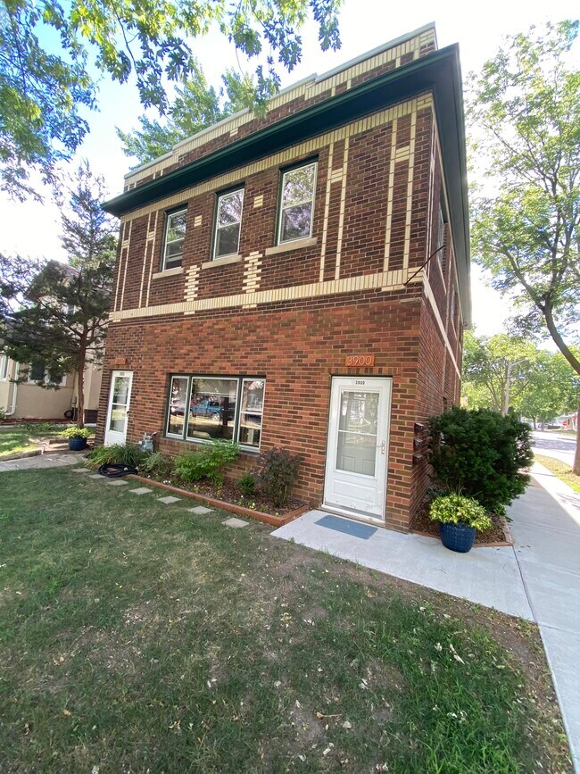 Foto del edificio - 3900 28th Ave S