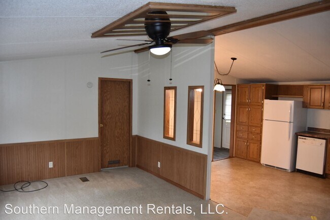 Foto del edificio - 3 br, 1 bath House - 450 Ridge Rd Lot #17