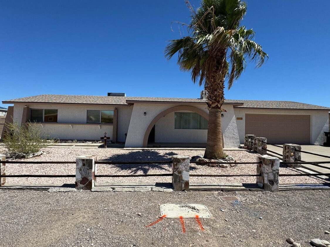 Primary Photo - 3BR 2Ba home w/Large Fenced yard with RV g...