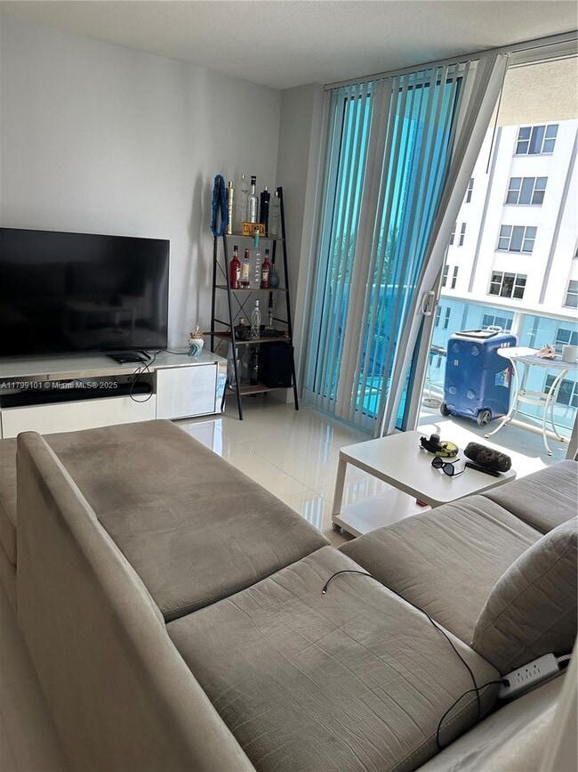 Foto del edificio - 9201 Collins Ave