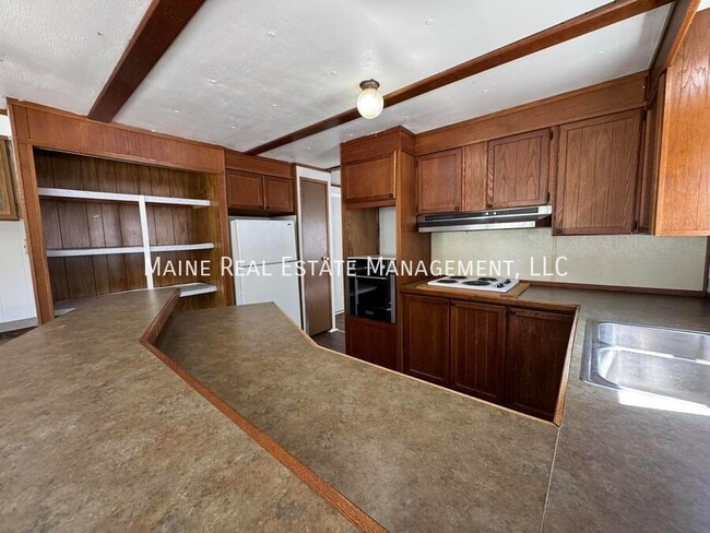 Building Photo - 10 Goodwin Lp