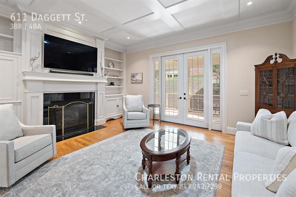 Photo - 611 Daggett St House