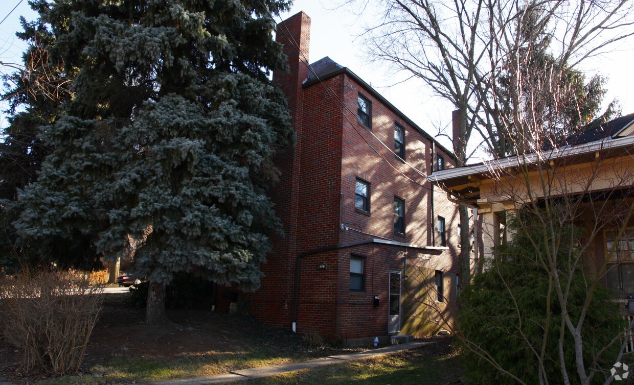 Building Photo - 7915-7917 St Lawrence Ave