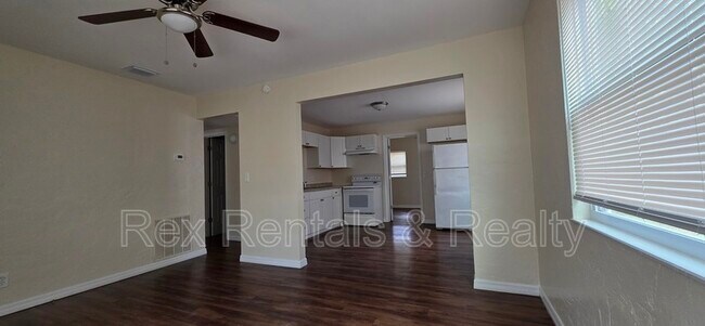 Foto del edificio - 4722 12th Ave S