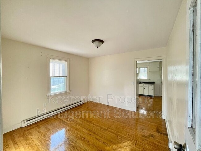 Building Photo - 631 C St