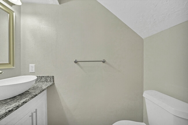 Powder Room - 1211 Sand Stone Dr