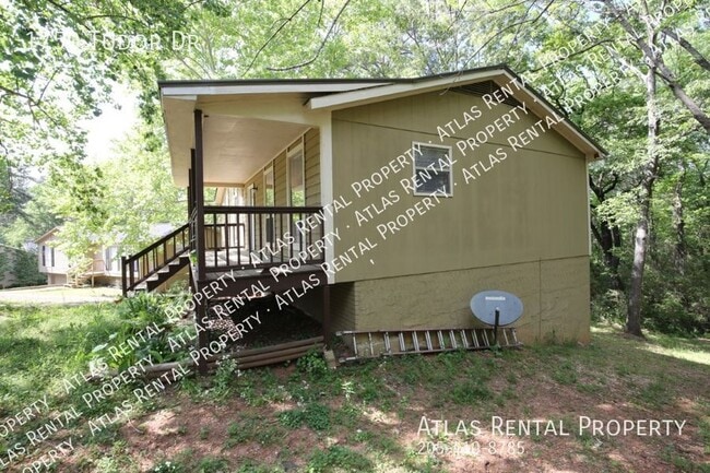 Building Photo - 1750 Tudor Dr
