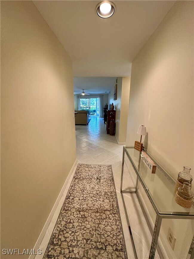 Foto del edificio - 360 Horse Creek Dr