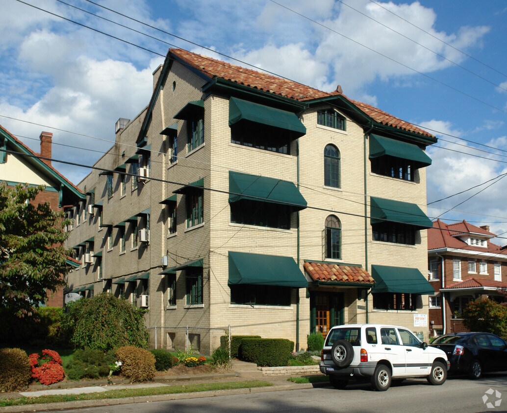 1622 Virginia St, Charleston, WV 25311 Apartments in Charleston, WV