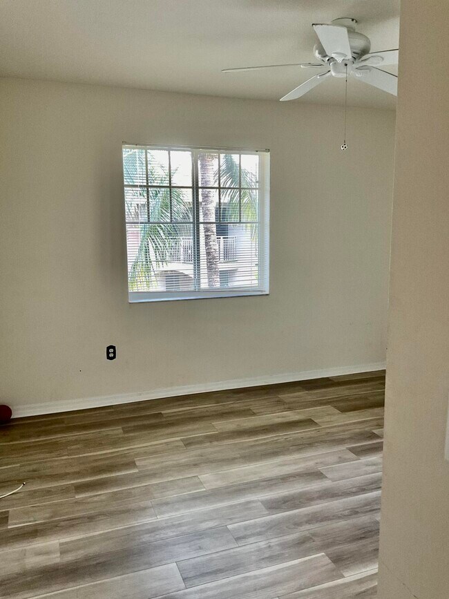 Foto del edificio - 6529 Emerald Dunes Dr