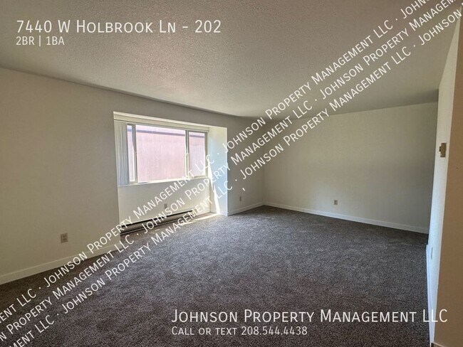 Foto del edificio - 7440 W Holbrook Ln