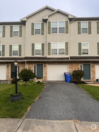 Building Photo - 520 Fisher Dr