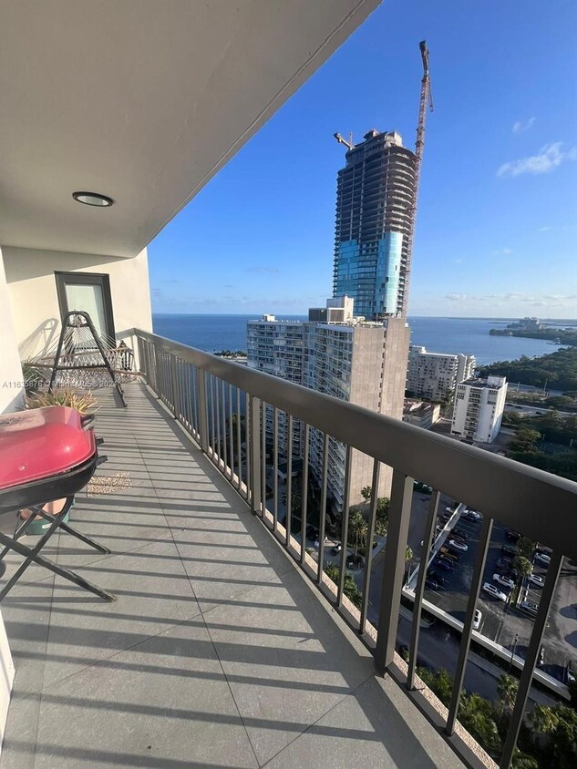 Foto principal - 2333 Brickell Ave