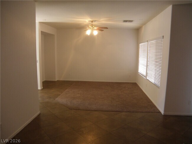 Foto del edificio - 6211 Blushing Willow St