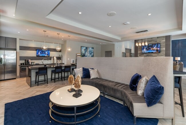 Building Photo - The Commonwealth At York