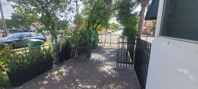 Photo - 1114-1116 SW 12th Avenue Apartment