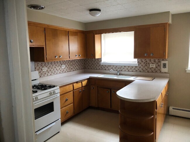 Building Photo - 7244 W Archer Ave