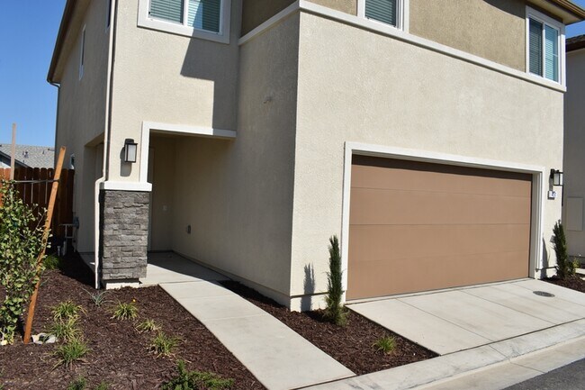 Building Photo - 451 Peppercorn Dr