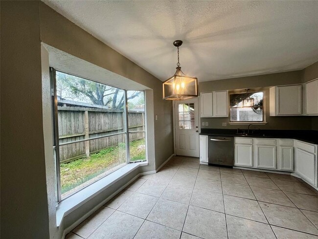 Building Photo - 7007 Grackle Dr