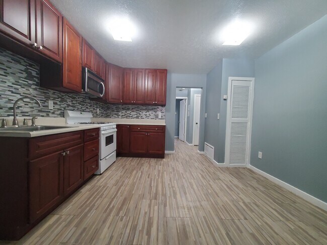 Building Photo - 356 Ocean Ave