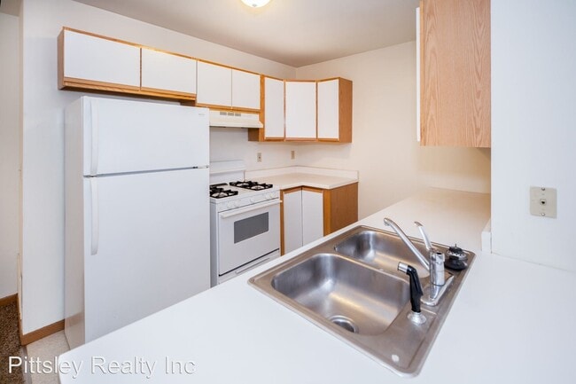 Building Photo - 2 br, 2 bath Apartment - 735 Fotis Drive