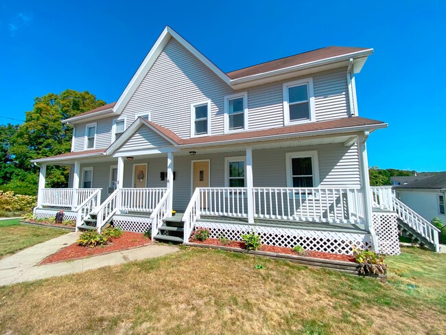 4-6-8 Highland St. - 6 Highland St