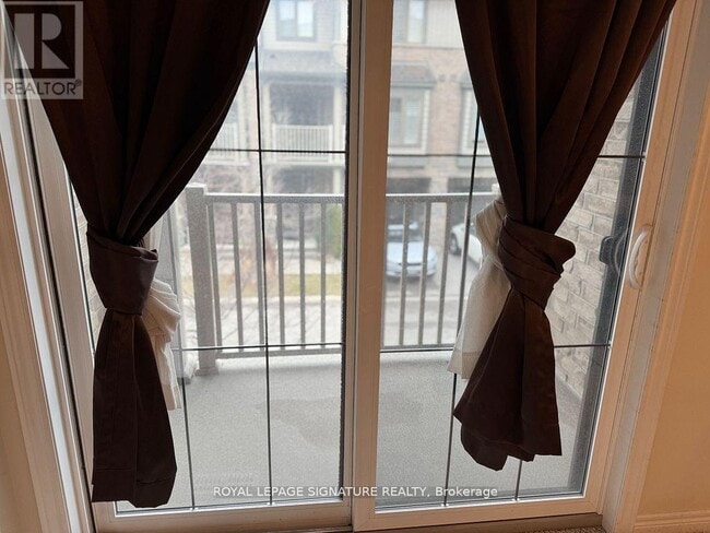 Building Photo - 10 Waterview Dr