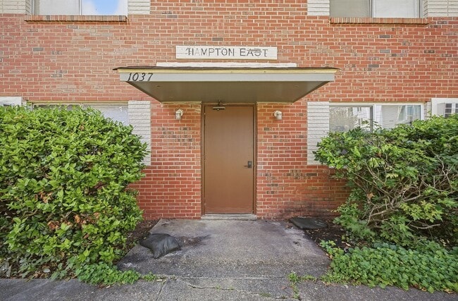 Building Photo - 1037 37th St