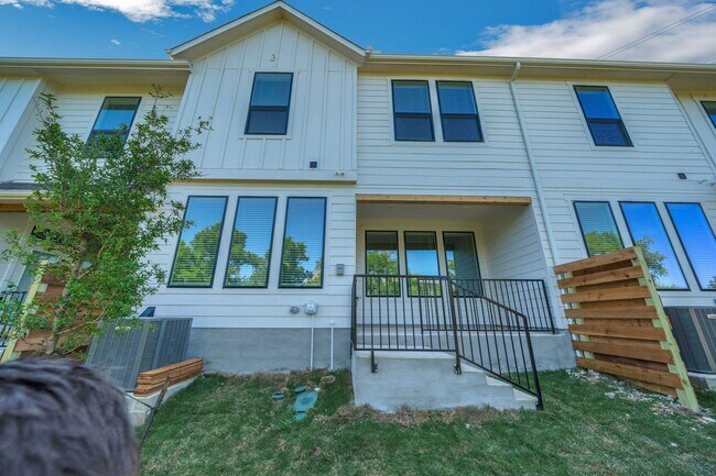 Building Photo - Brand New Townhome in Bella Vista!!