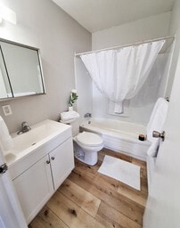 Building Photo - Elmwood Place Apartments