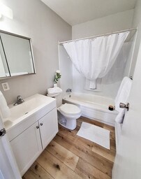 Photo du bâtiment - Elmwood Place Apartments