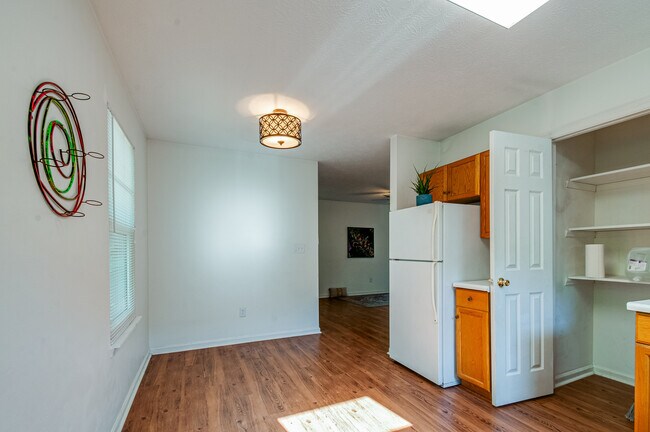 Foto del edificio - 3305 Torbett St