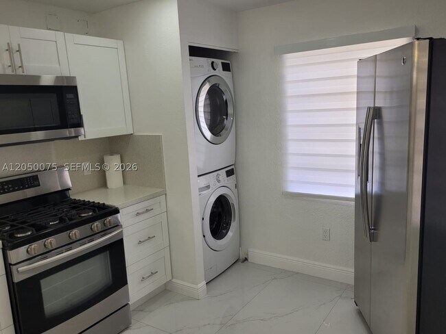 Foto del edificio - 3831 SW 79th Ave