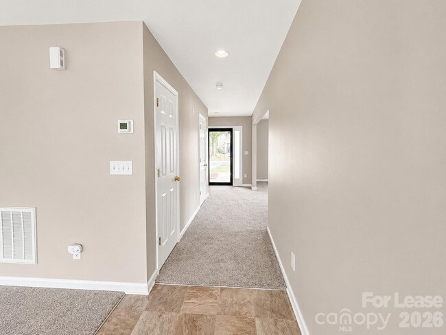 Building Photo - 1111 Delander Ln