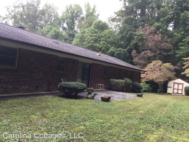 Foto del edificio - 3 br, 1.5 bath House - 65 Sam King Road